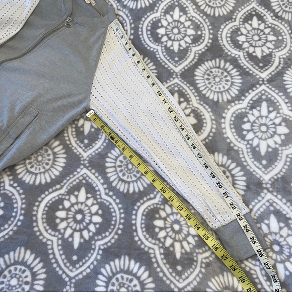 Gap Varsity Jacket - Picture 10 of 10